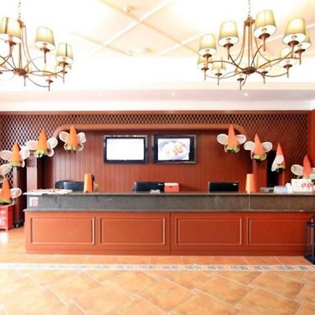Ibis Chongqing Airport Hotel Bagian luar foto
